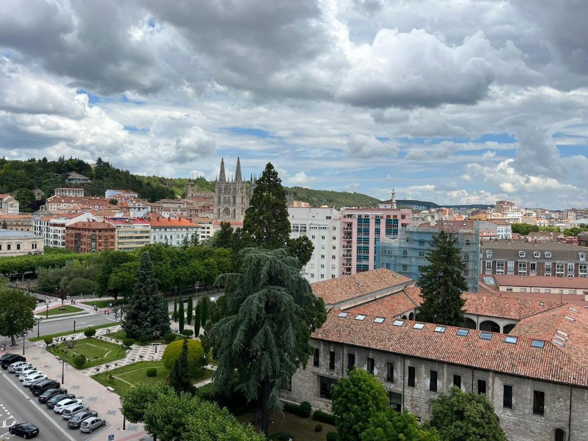 Atuaire Home Gran Apartamento Con Vistas A La Catedral De Burgo Buitenkant foto