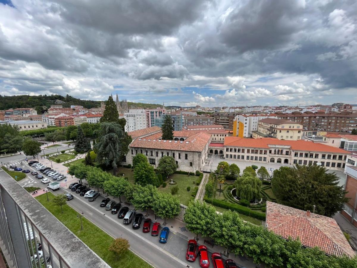 Atuaire Home Gran Apartamento Con Vistas A La Catedral De Burgo Buitenkant foto